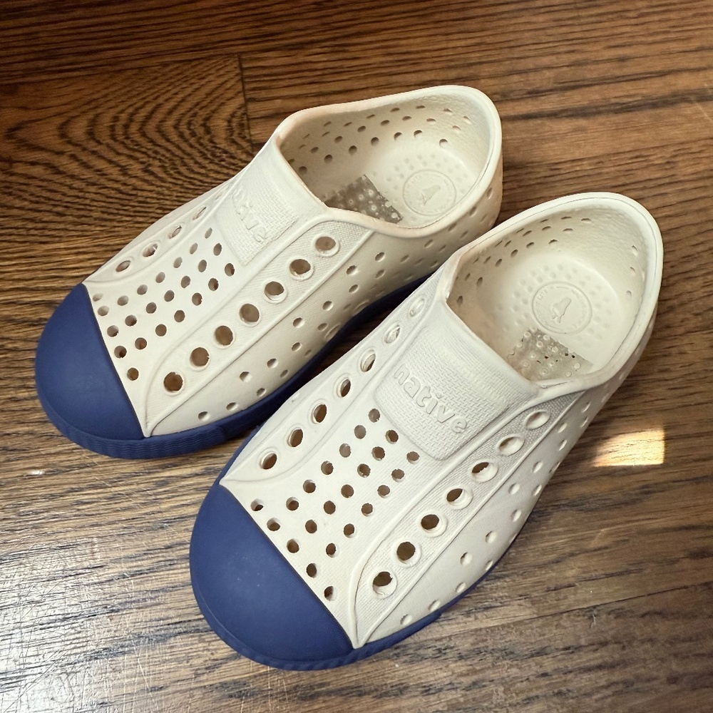 Natives- size C8- barely worn, excellent condition